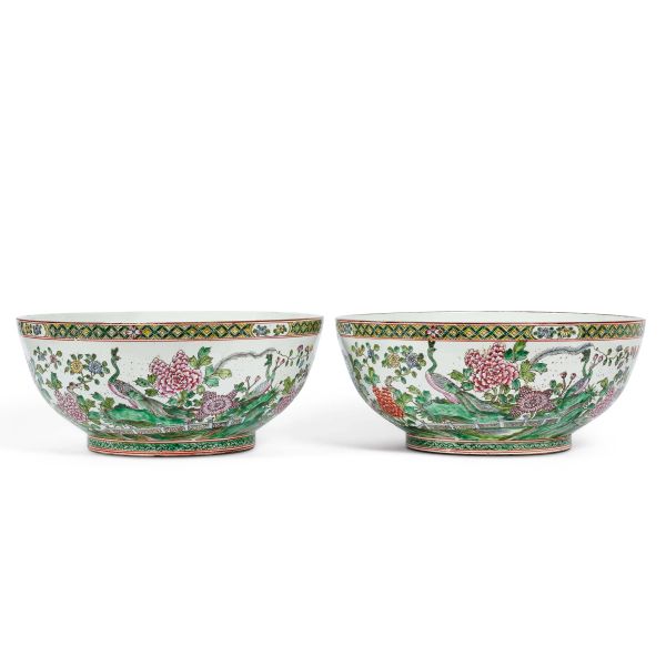 



A PAIR OF CHINESE FAMILLE ROSE BOWL, 19TH CENTURY
