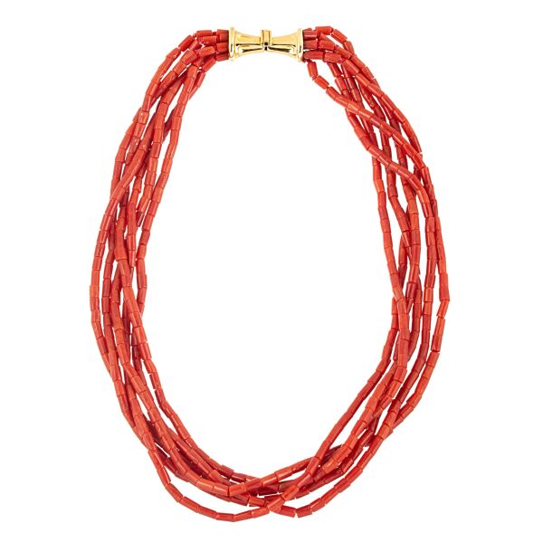 



COLLANA CON CORALLO
