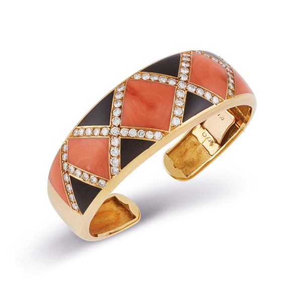 



BRACCIALE RIGIDO A FASCIA CON DIAMANTI CORALLO E ONICE
