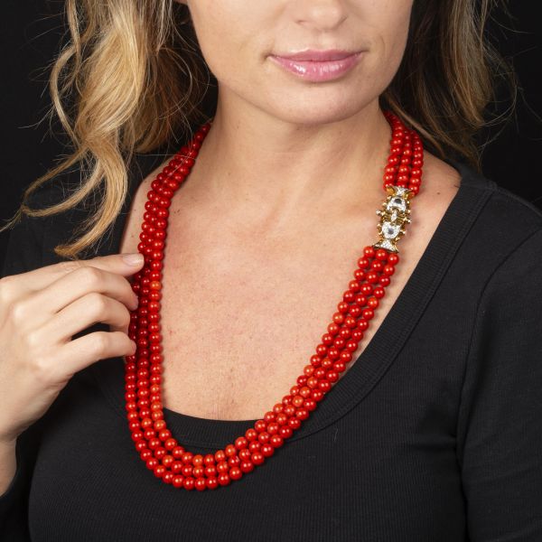 COLLANA CON SFERE DI CORALLO ROSSO