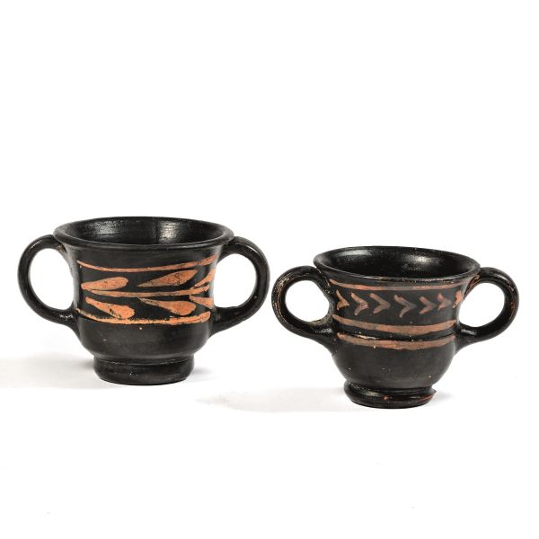 



COPPIA DI VASI MINIATURISTICI