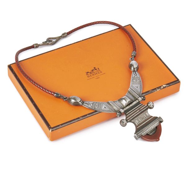 



HERMES NECKLACE TOUAREG