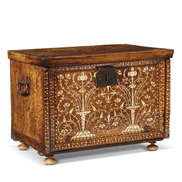 A NORTHERN ITALY TABLE CABINET, 18TH CENTURY