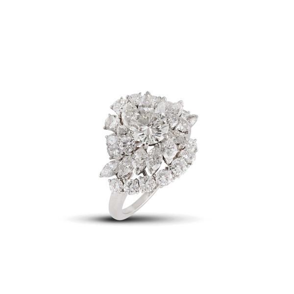 



DIAMOND RING IN 18KT WHITE GOLD