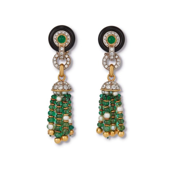 



PAIR OF LONG EARRINGS WITH DIAMONDS AND EMERALDS