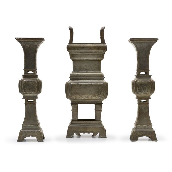 



A SET OF THREE TIN RITUAL VESSELS, CHINA, REPUBLIC PERIOD, SIGNED ZHOU YAOLONG