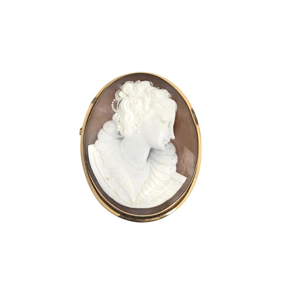 CAMEO BROOCH IN 18KT YELLOW GOLD