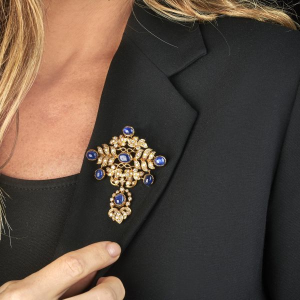 SPILLA CON ZAFFIRI E DIAMANTI