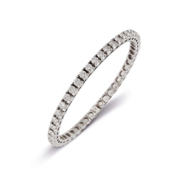 



DIAMOND BANGLE BRACELET IN 18KT WHITE GOLD