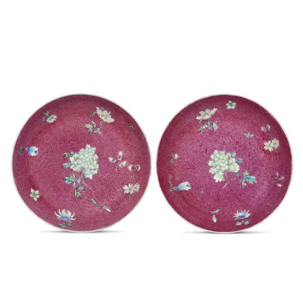 A PAIR OF PINK PLATES, CHINA, QING DYNASTY, 19TH CENTURY