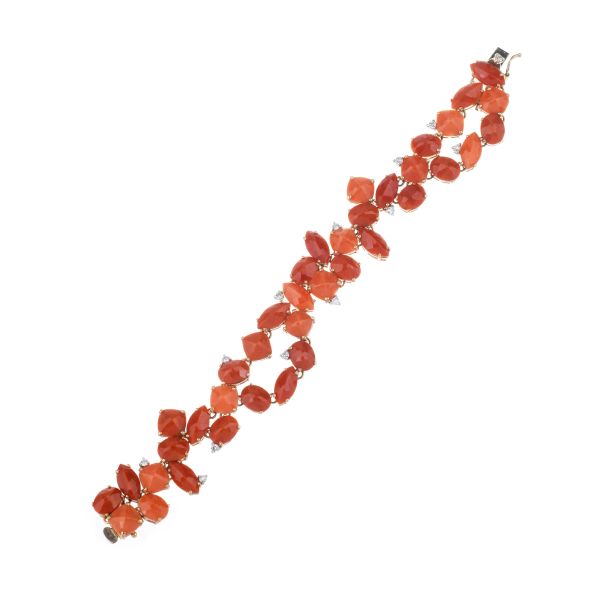 CORAL AND DIAMOND BRACELET IN 18KT TWO TONE GOLD