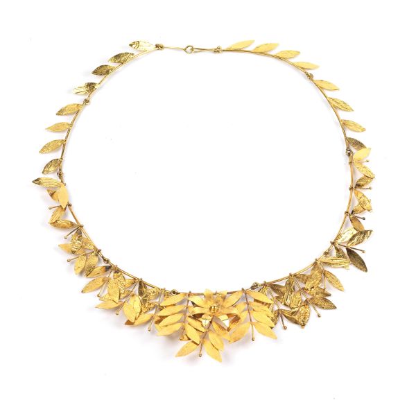 NECKLACE WITH LEAVES BRANCHES IN 18KT YELLOW GOLD