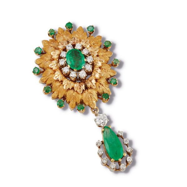 



SPILLA PENDENTE CON DIAMANTI E SMERALDI