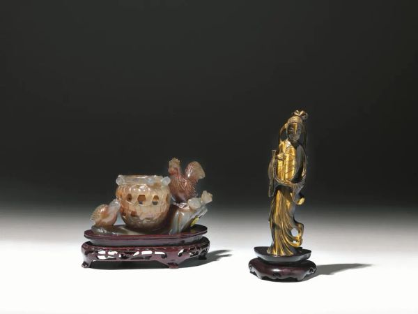  Sculturina, Cina sec. XIX, in occhio di tigre raffigurante Guanyin stante   