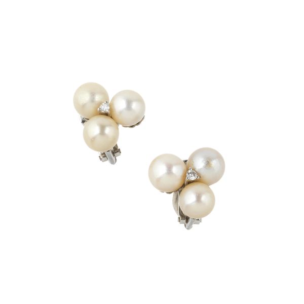 PEARL AND DIAMOND EARRINGS IN 18KT WHITE GOLD