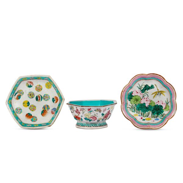 



GRUPPO DI TRE ALZATINE, CINA, DINASTIA QING, SEC. XIX/ XX