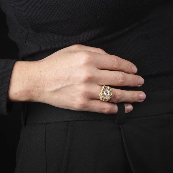 ANELLO CHEVALIER CON DIAMANTI