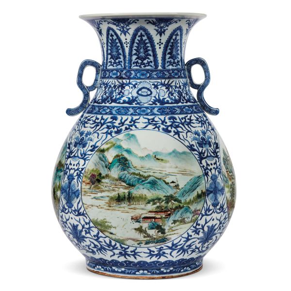 



PORCELAIN VASE, CHINA, LATE QING DYNASTY, 19TH&ndash;20TH CENTURY