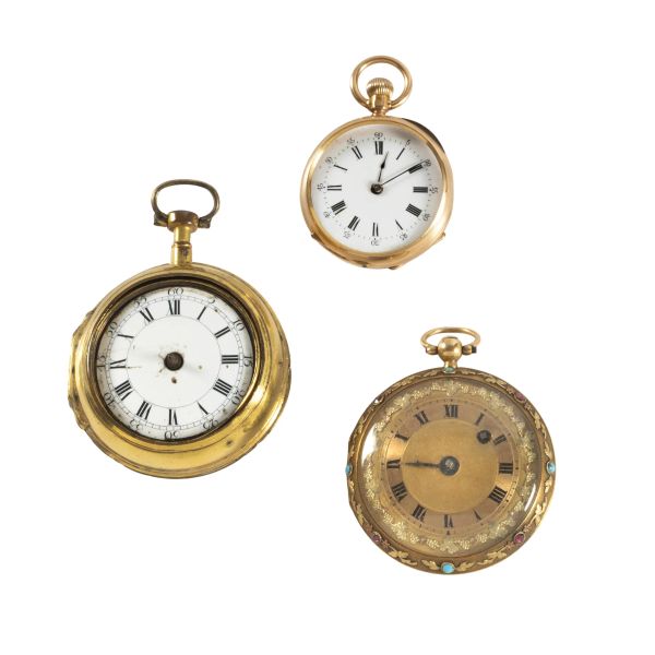 TRE OROLOGI DA TASCA IN ORO E METALLO