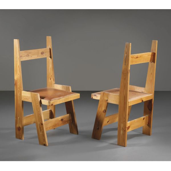 



TWO WOODEN CHAIRS 