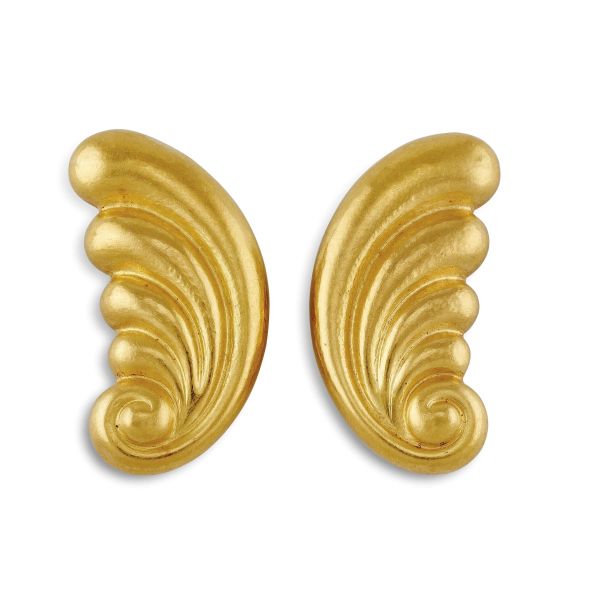 Lalaounis - 



ILIAS LALAOUNIS EARRINGS IN 18KT YELLOW GOLD