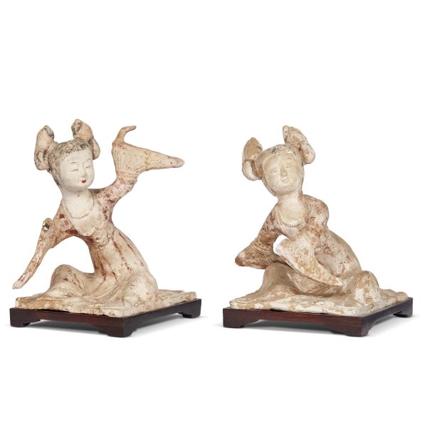 A PAIR OF SCULPTURES, CHINA, TANG DYNASTY, 8TH CENTURY