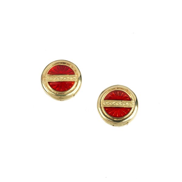 



BUTTON COVERS IN 18KT YELLOW GOLD