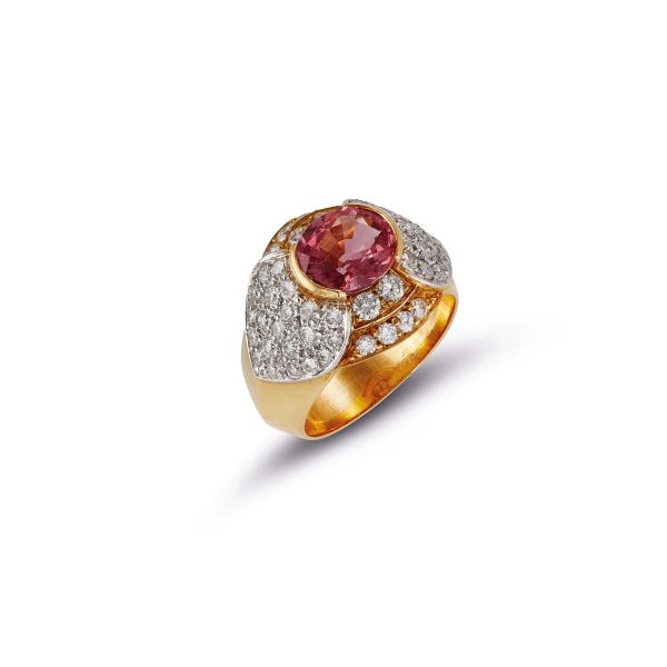 



PINK SAPPHIRE AND DIAMOND RING