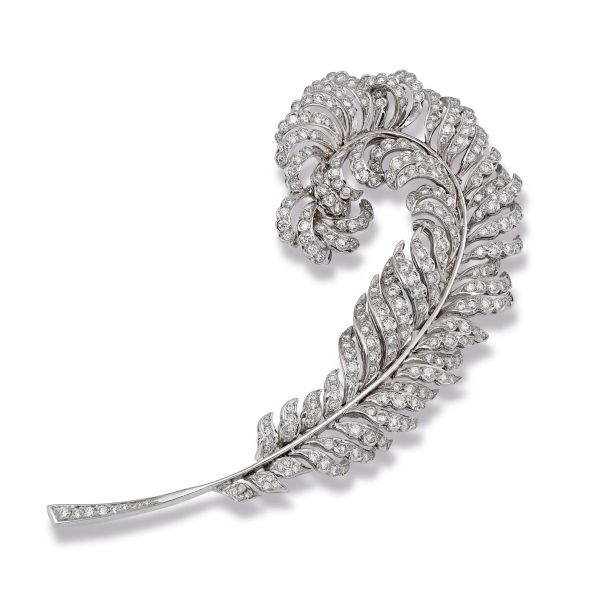 



DIAMOND FEATHER-SHAPED BROOCH IN 18KT WHITE GOLD
