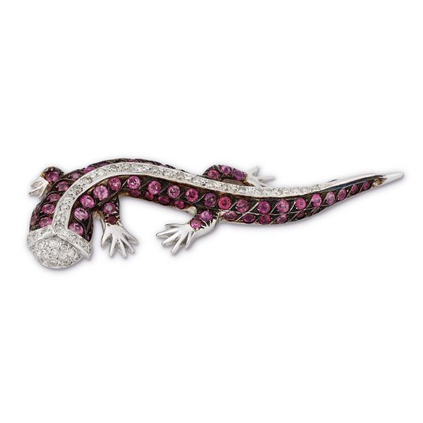 



GECKO-SHAPED BROOCH IN 18KT WHITE GOLD