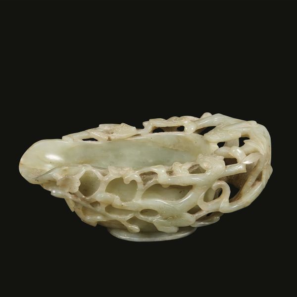 A JADE YI VESSEL, CHINA, QING DYNASTY, 17TH-18TH CENTURIES