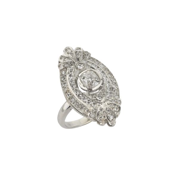 DIAMOND RING IN PLATINUM