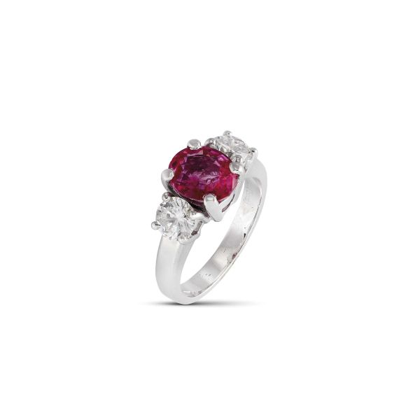 



BURMESE RUBY AND DIAMOND RING IN 18KT WHITE GOLD