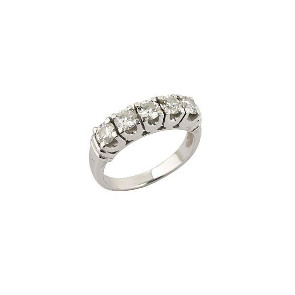 DIAMOND RING IN 18KT WHITE GOLD