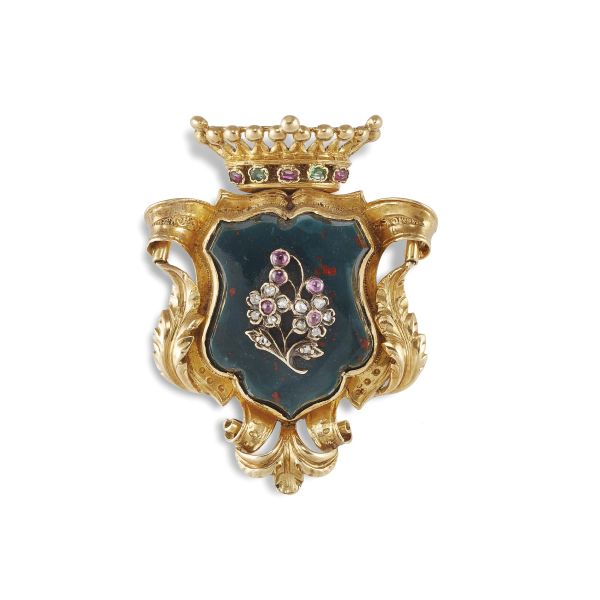 CREST BLOODSTONE BROOCH IN GOLD AND SILVER