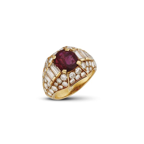 RUBY AND DIAMOND RING IN 18KT YELLOW GOLD