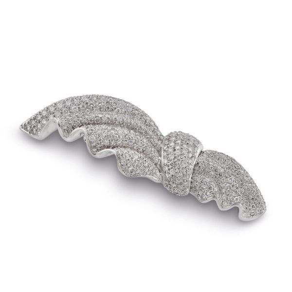 



BOW BROOCH WITH DIAMONDS