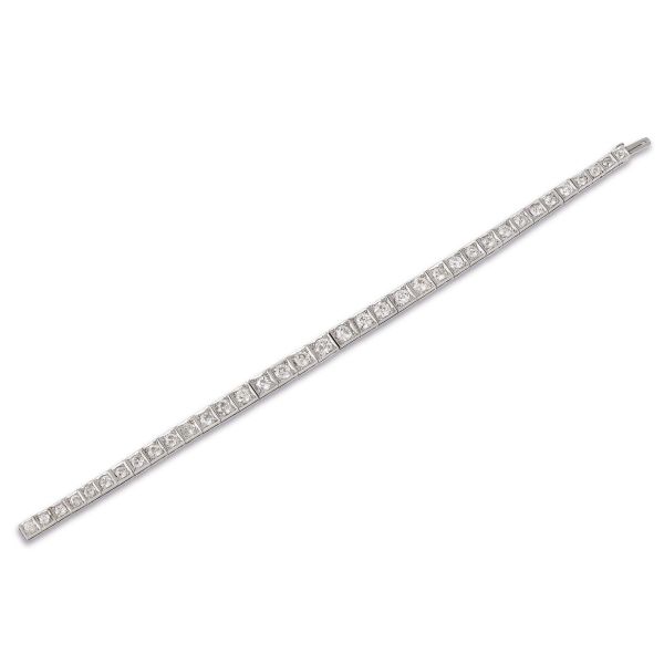 



DIAMOND TENNIS BRACELET IN PLATINUM