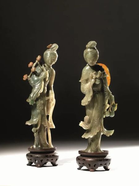  Coppia di sculture, Cina sec. XVIII-XIX, dinastia Quing, in giada verde     