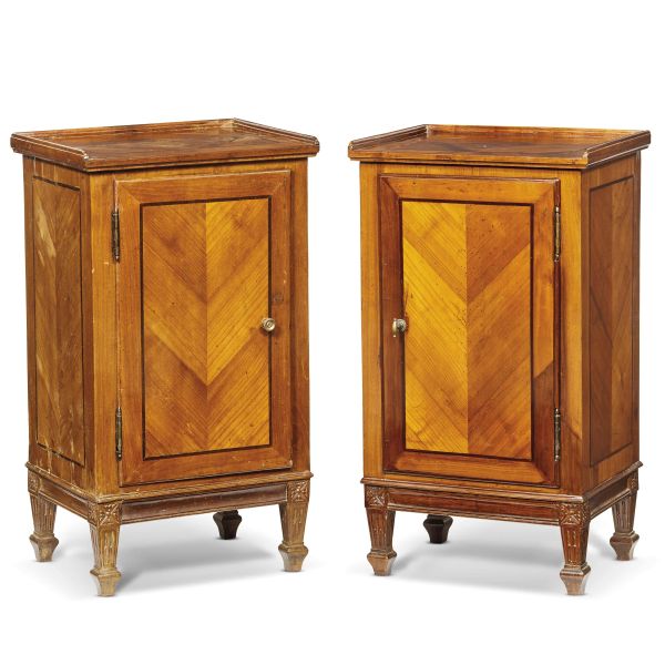 A PAIR OF VENETIAN CABINETS, LATE 18TH CENTURY