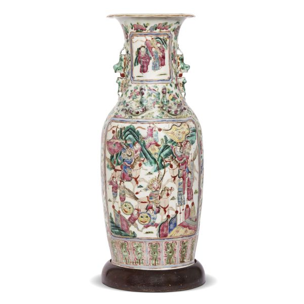 A VASE, CHINA, QING DYNASTY, 19TH-20TH CENTURY