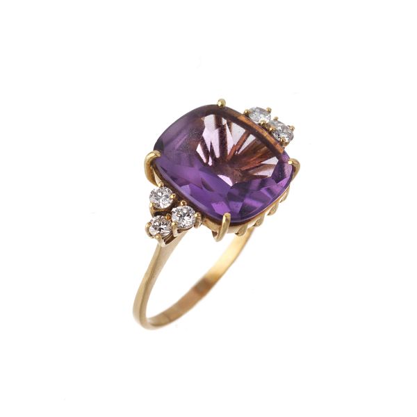 



AMETHYST AND DIAMOND RING IN 18KT YELLOW GOLD