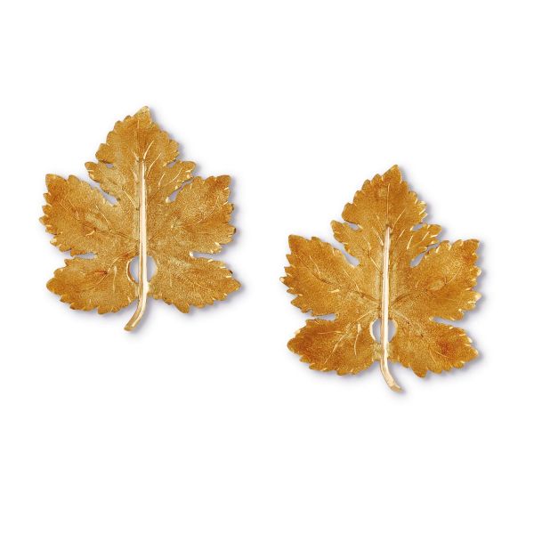 Buccellati - 



BUCCELLATI PAIR OF LEAF EARRINGS