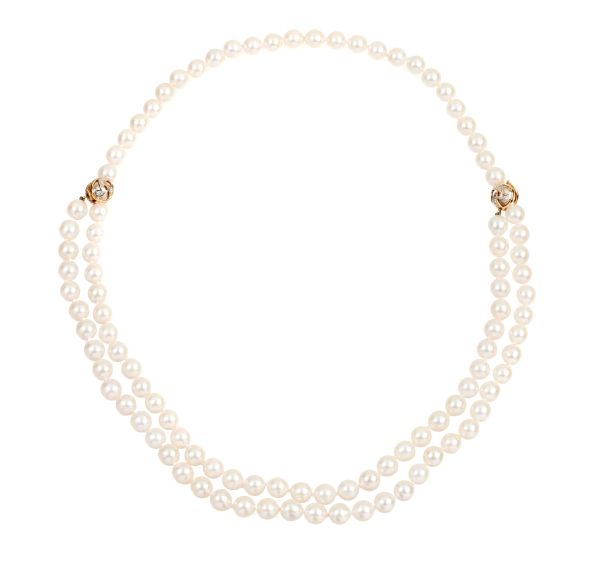 LONG PEARL NECKLACE
