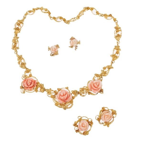 ROSE CORAL FLORAL PATTERN PARURE IN 18KT YELLOW GOLD