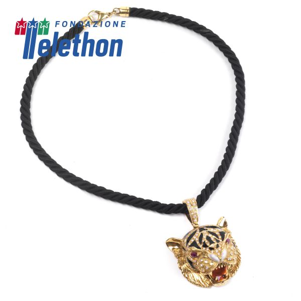 COLLANA CON GRANDE PENDENTE A FORMA DI TIGRE