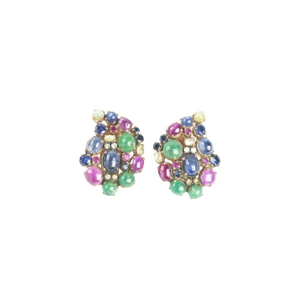 



PAIR OF EARRINGS WITH PRECIOUS STONES