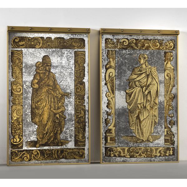



TWO LIGHTED MIRROR PANELS, METAL STRUCTURE
