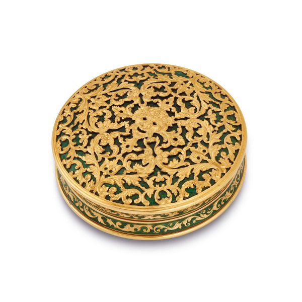 



ENAMELED PILL BOX IN 18KT YELLOW GOLD