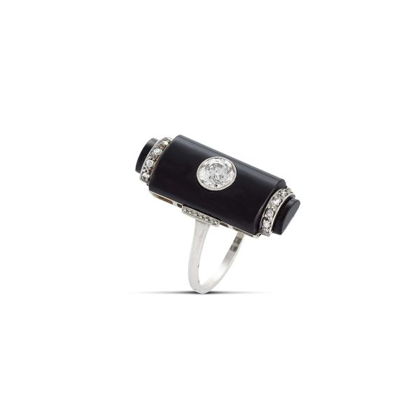 GEOMETRIC ONYX AND DIAMOND RING IN 18KT WHITE GOLD